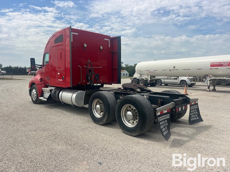 2019-kenworth-t680-image-7