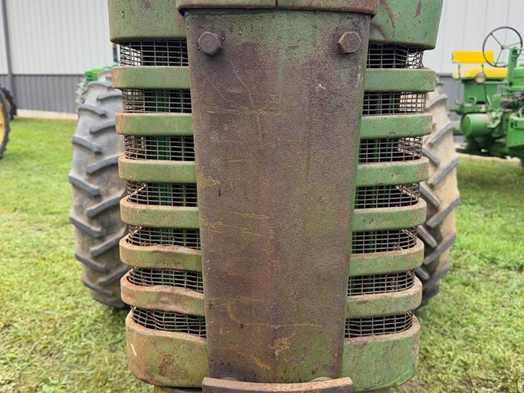 john-deere-b-image-9