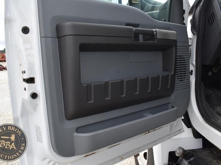 2020-ford-f650-image-23