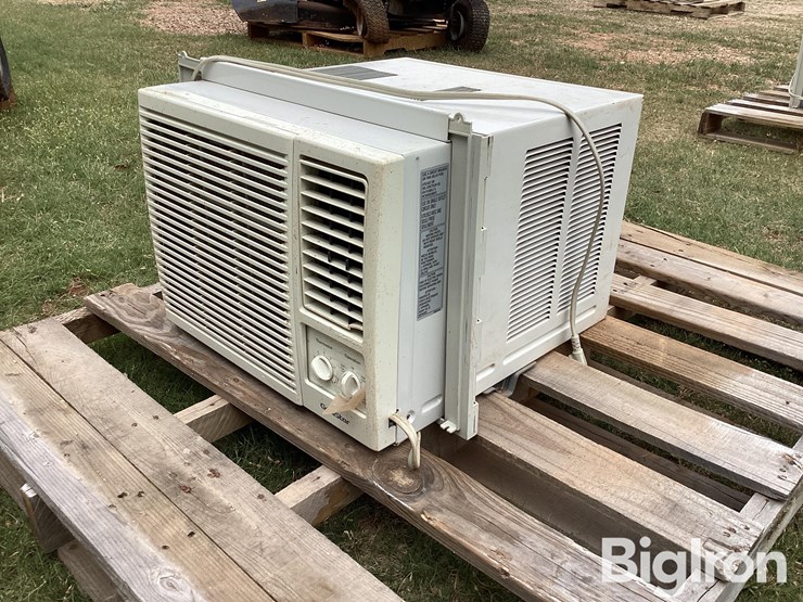 goldstar-r1003a3-air-conditioning-window-unit-image-1