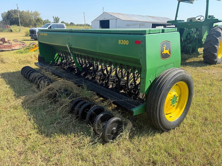 john-deere-8000-image-3