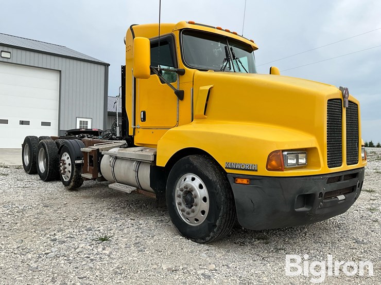 2003-kenworth-t600-image-3