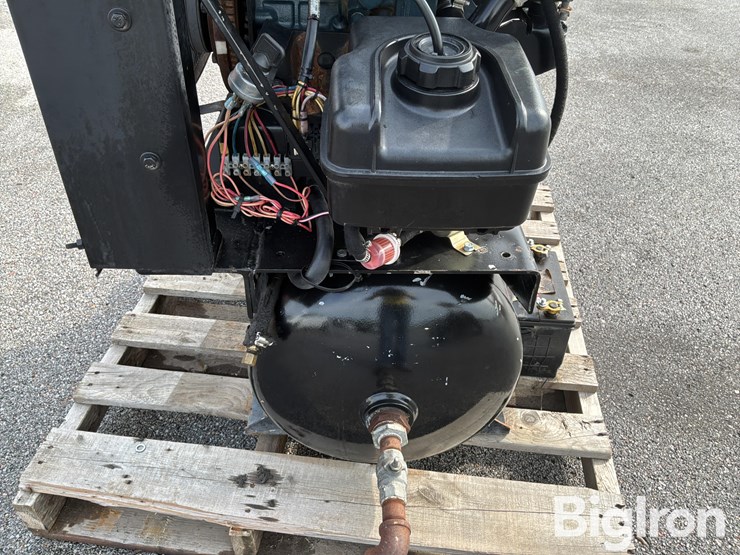 2011-massey-ferguson-730-image-11