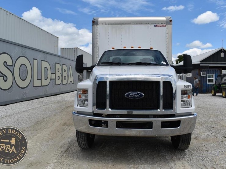 2020-ford-f650-image-9