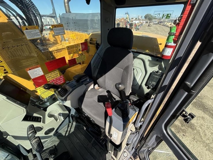 2023-xcmg-xe155ucr-hydraulic-excavator-image-29