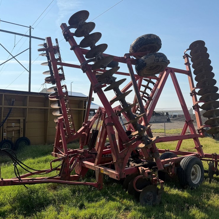 MASSEY-FERGUSON 820