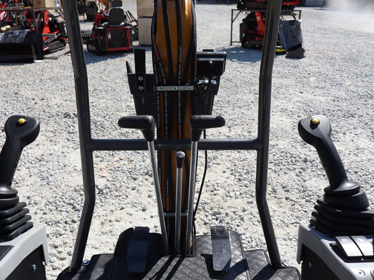 #1493-•-mini-excavator-mx15rx-image-11