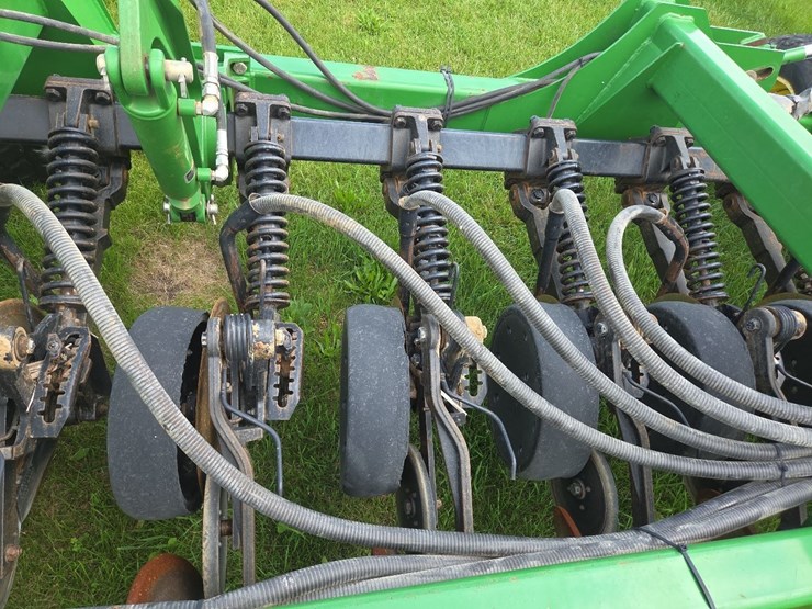 john-deere-1690-image-28