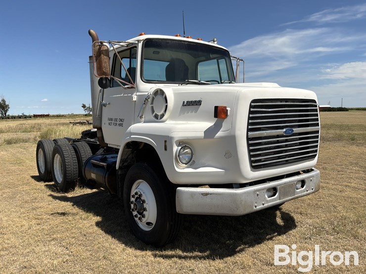 1987-ford-l9000-image-3