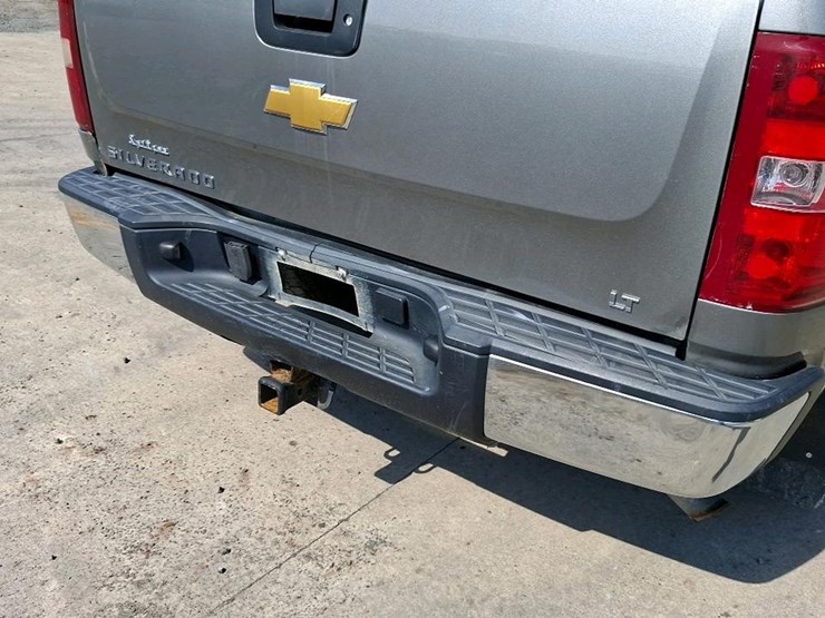 2013-chevrolet-1500-image-25