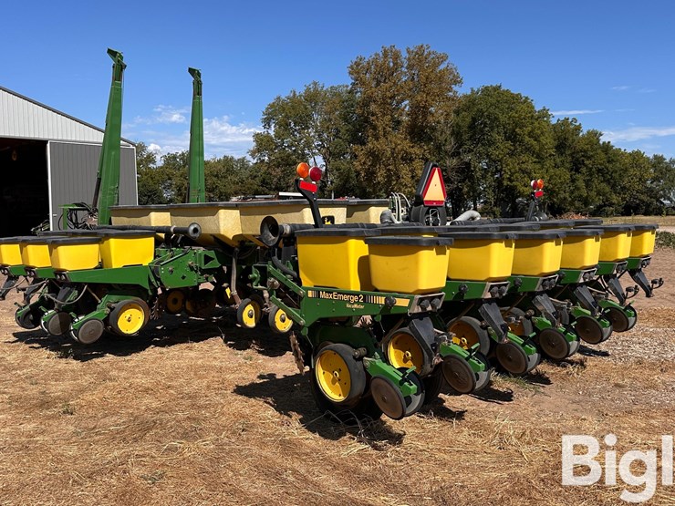 john-deere-7200-image-7