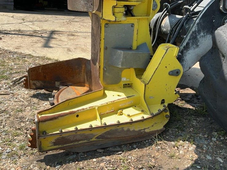 2013-deere-843k-image-41