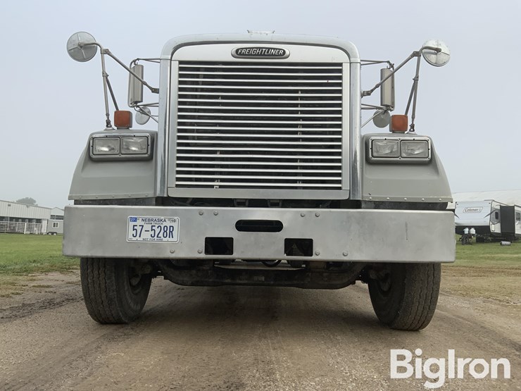 1997-freightliner-fld120-image-9
