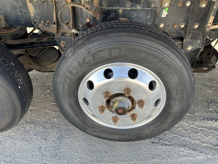 2015-western-star-4900sb-image-43