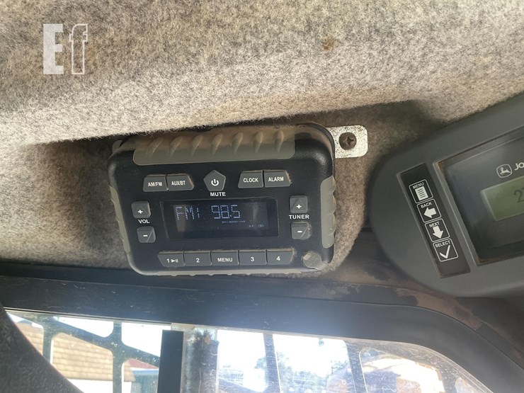 2021-deere-333g-image-15