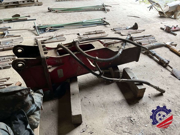 ca-cal-1200-hydraulic-hammer-excavator-attachment-image-4