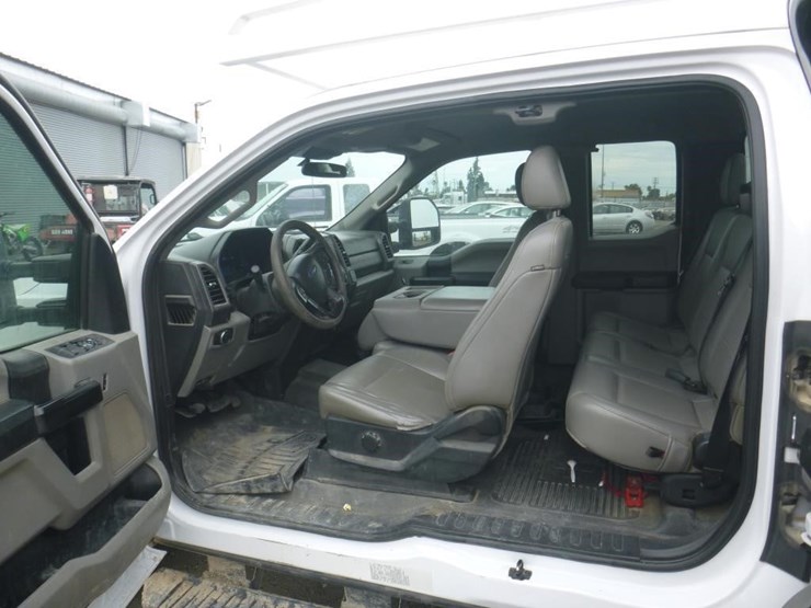 2021-ford-f350-image-5