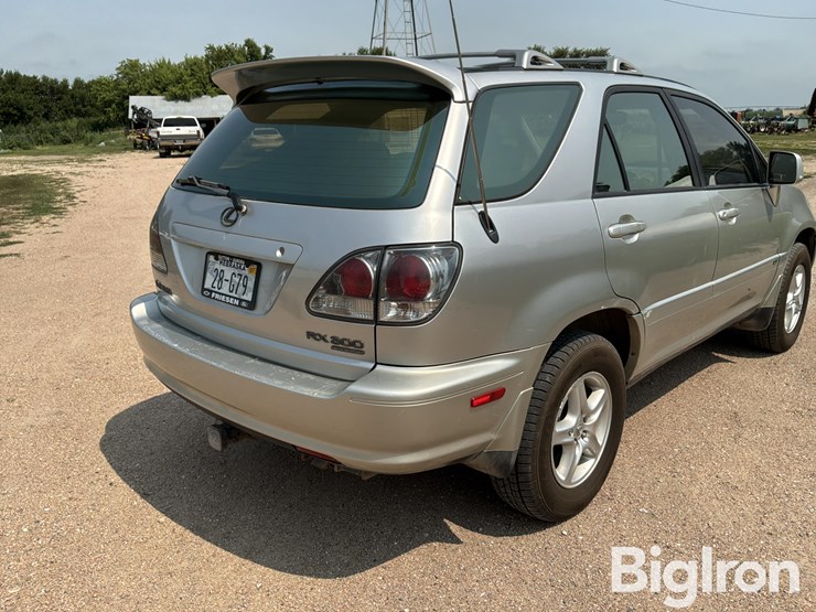 2001-lexus-rx300-image-17