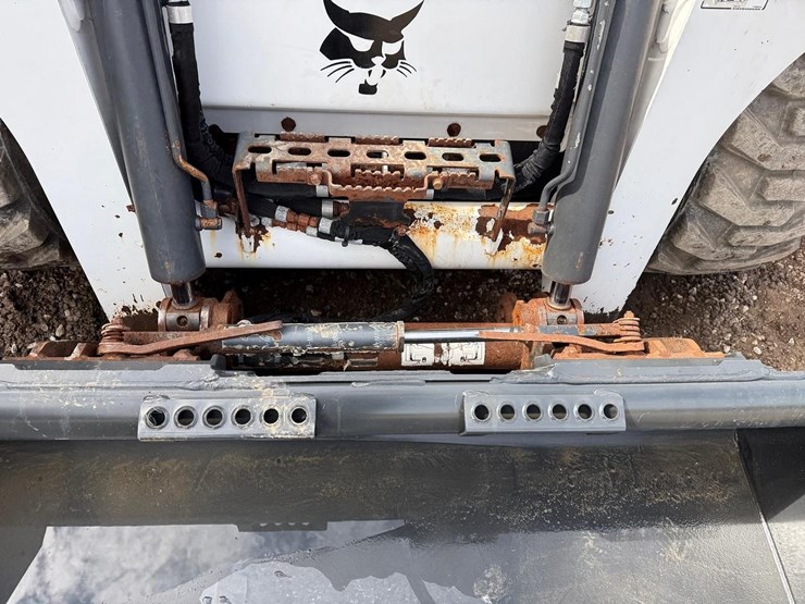 2023-bobcat-s650-image-10