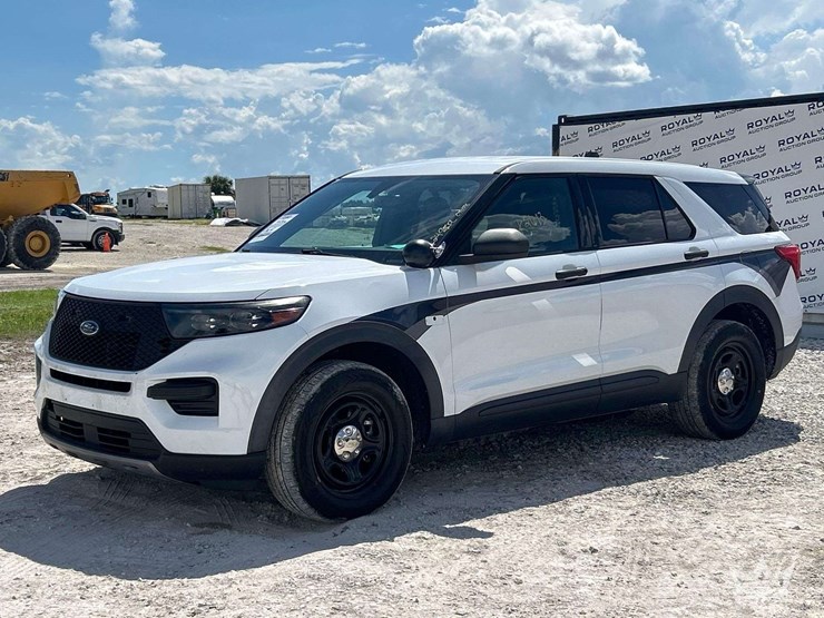 2020-ford-explorer-image-1