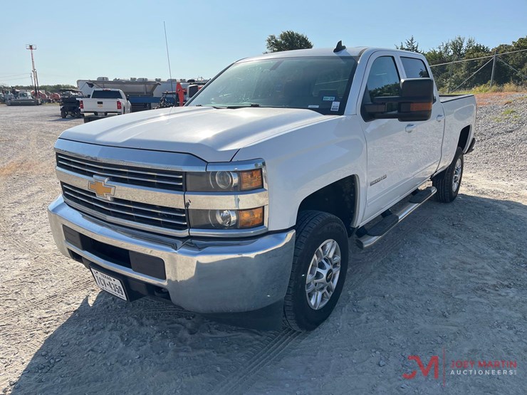 2018-chevrolet-2500-image-4