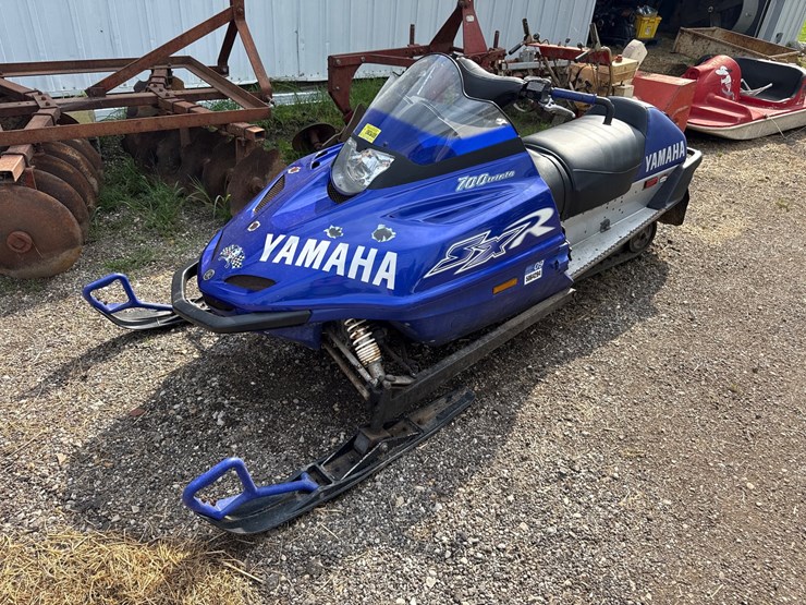 #703-•-2000-yamaha-sxr-700-triple-snowmoble-image-1