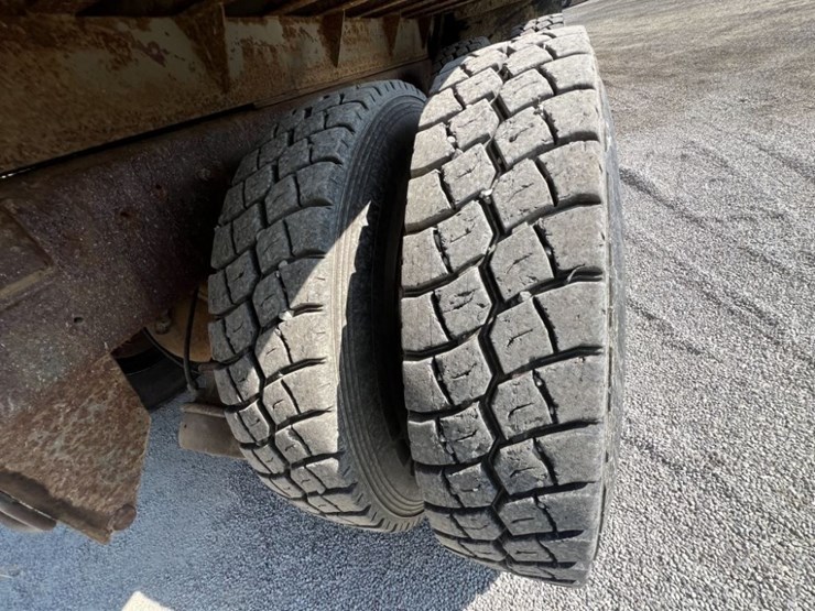 1991-ford-lt9000-image-12