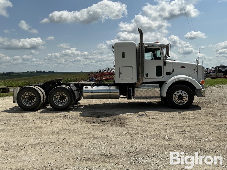 2015-peterbilt-365-image-4