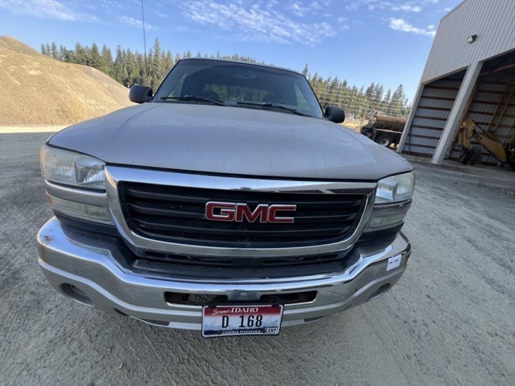 2006-gmc-sierra-2500-image-8
