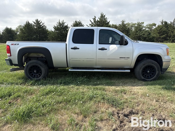 2012-gmc-2500-image-4