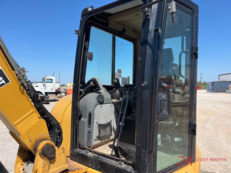 2017-caterpillar-305.5e2-cr-image-11