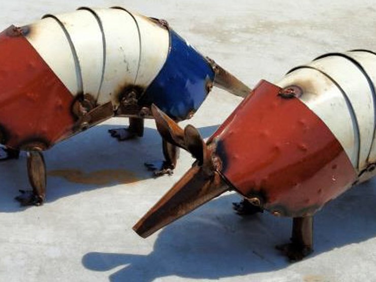 #115-•-metal-art---(2)-small-red,-white-&-blue-armadillos-image-1