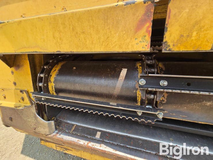 1996-new-holland-tr88-image-19