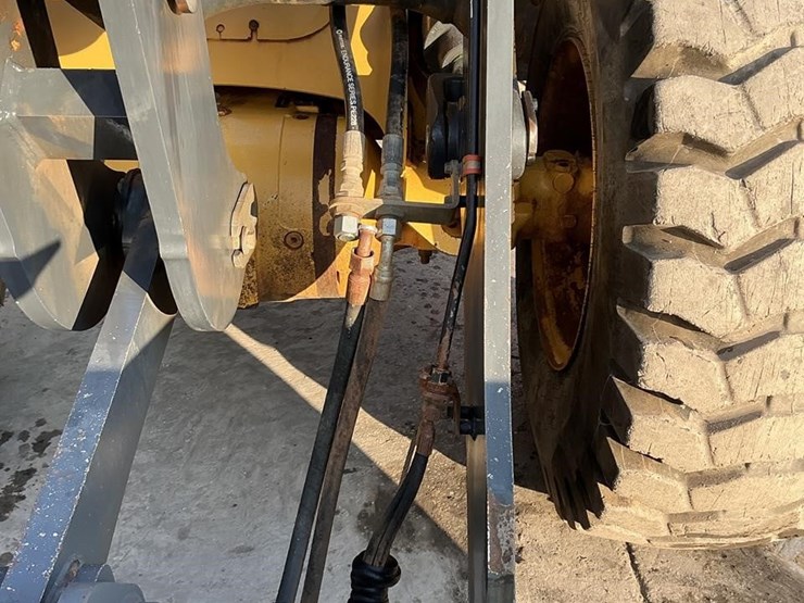 2019-deere-524l-image-11