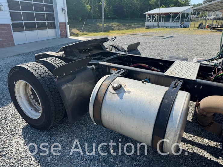 2015-freightliner-m2-112-single-axle-truck-tractor-(saluda,-va)-image-6