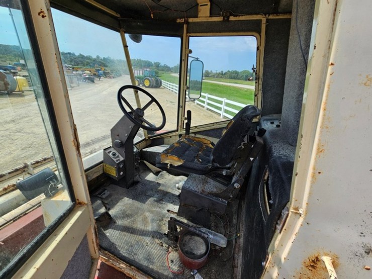 hesston-6450-image-30