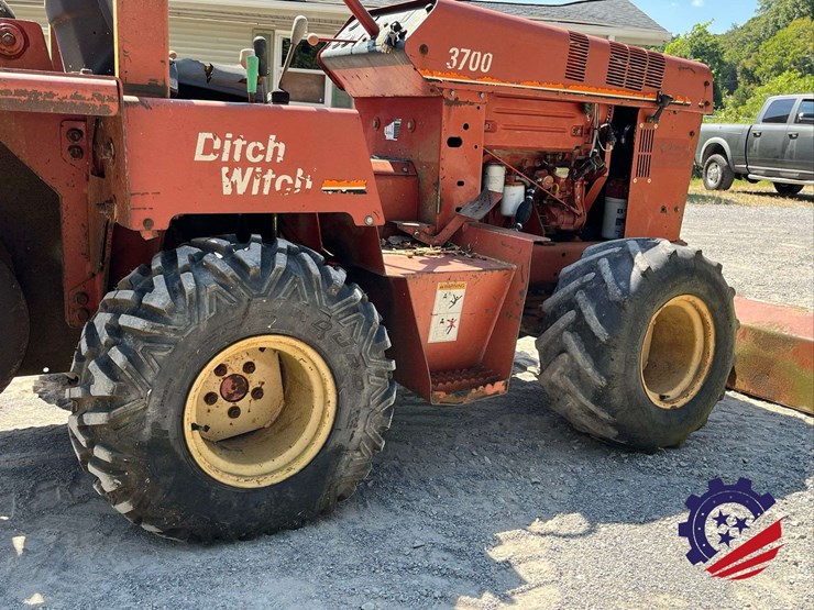 2001-ditch-witch-3700-image-7