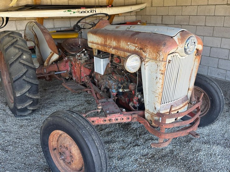 1955-ford-800-image-1