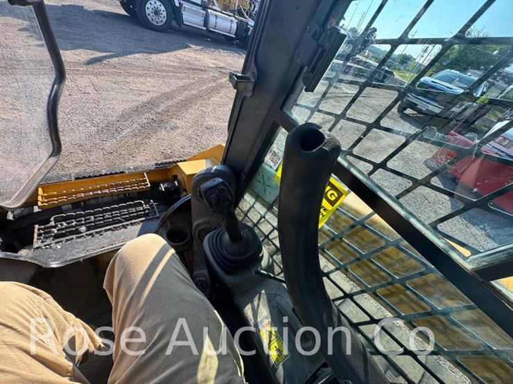 2017-caterpillar-289d-image-24