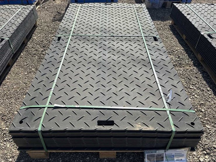 #28-•-(12)-roadbed/-ground-protection-mats---ljb12-image-1