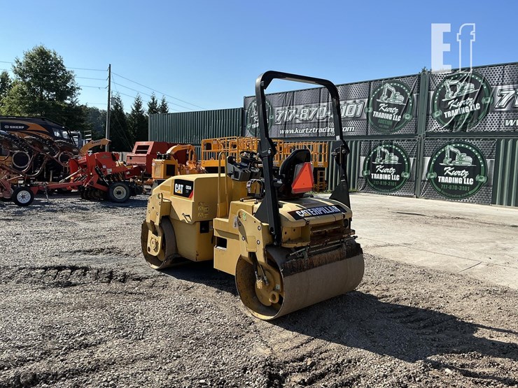 2010-caterpillar-cb34xw-image-2