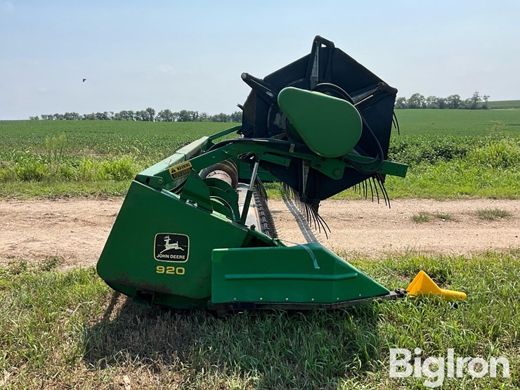 1989-john-deere-920-image-4