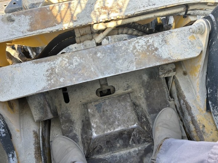komatsu-sk820-5n-image-23