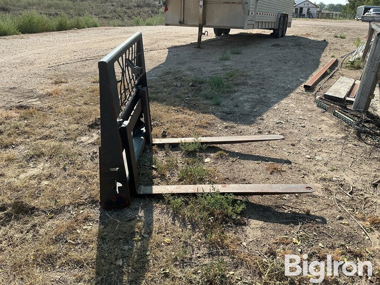 bobcat-pallet-forks-image-4