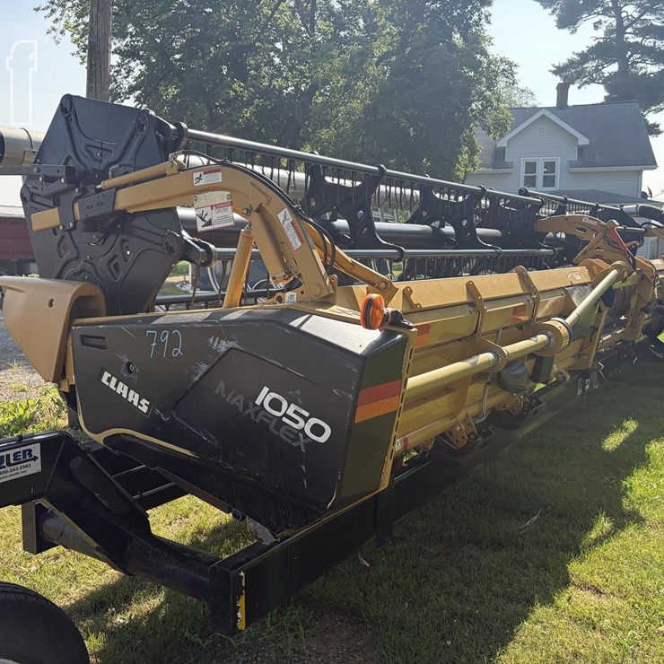 2013 CLAAS MAXFLEX 1050