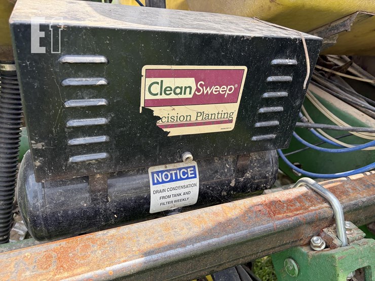 john-deere-7200-image-9