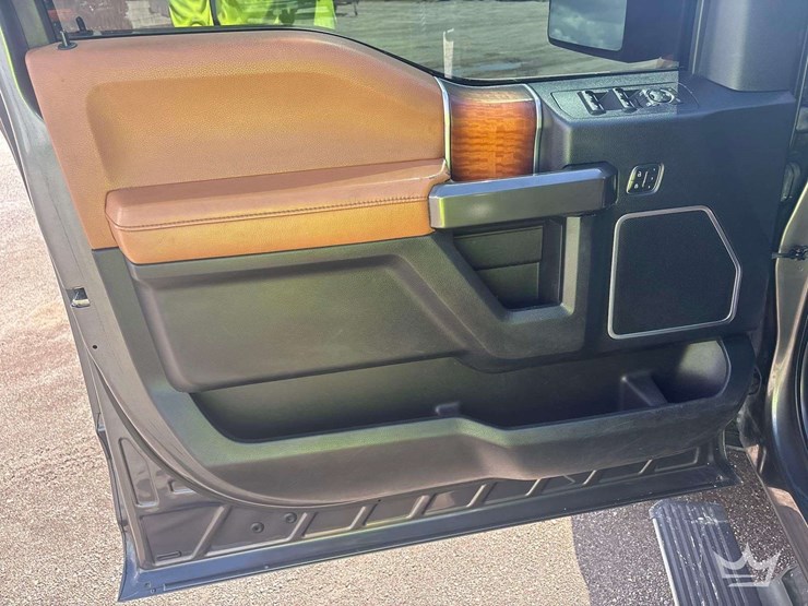 2016-ford-f150-image-5