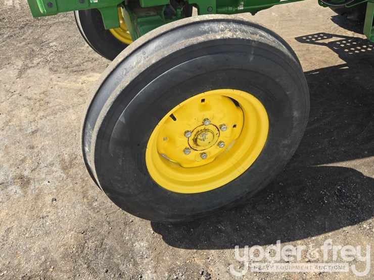 2016-john-deere-5055e-image-9