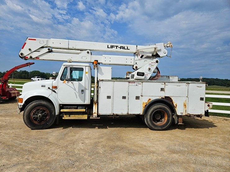 2001-international-4900-image-2