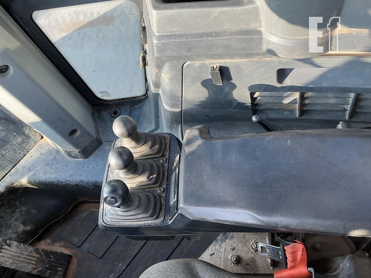 2019-deere-524l-image-16
